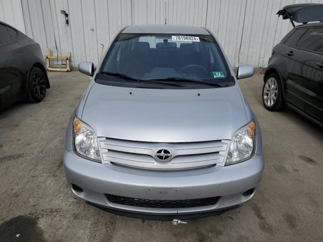 JTKKT624250129165 - 2005 TOYOTA SCION XA SILVER photo 5