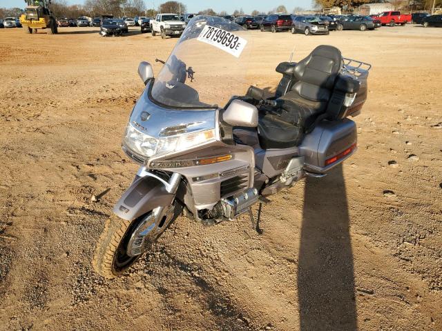 1HFSC2237XA100836 - 1999 HONDA GL1500 SE12 SILVER photo 2