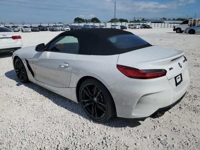 WBAHF9C09RWY32851 - 2024 BMW Z4 M40I WHITE photo 2