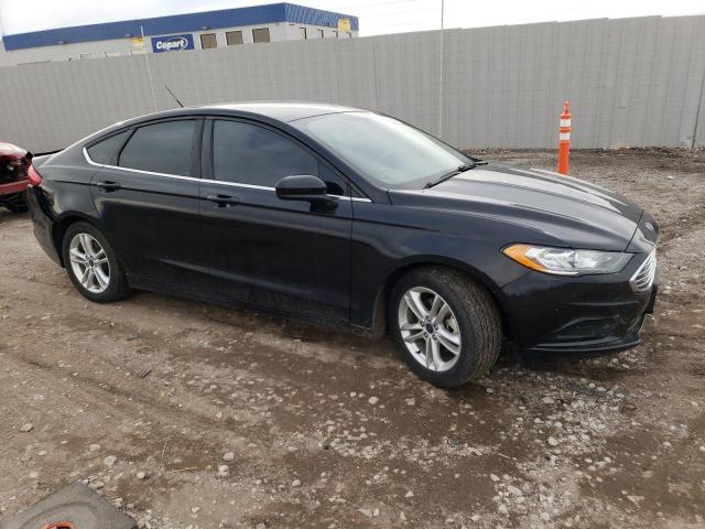 3FA6P0HD0JR136570 - 2018 FORD FUSION SE BLACK photo 4