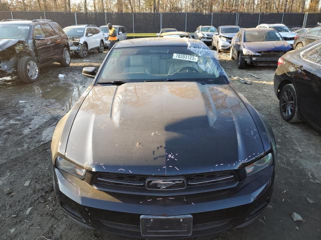 1ZVBP8AM6B5168068 - 2011 FORD MUSTANG BLACK photo 5