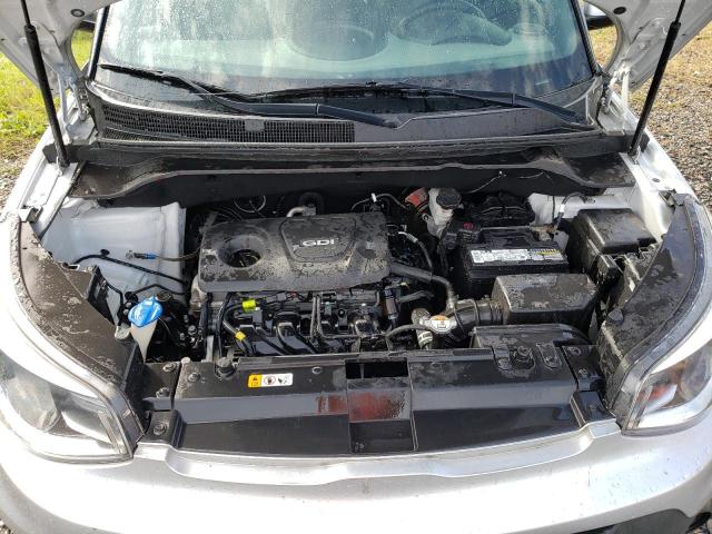 KNDJN2A20H7449716 - 2017 KIA SOUL SILVER photo 11