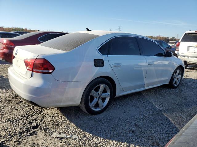 1VWBP7A31DC061350 - 2013 VOLKSWAGEN PASSAT SE WHITE photo 3