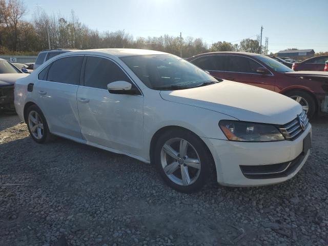 1VWBP7A31DC061350 - 2013 VOLKSWAGEN PASSAT SE WHITE photo 4