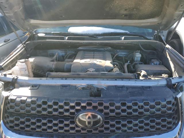 5TFUY5F11JX692849 - 2018 TOYOTA TUNDRA DOUBLE CAB SR/SR5 SILVER photo 11