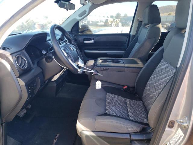 5TFUY5F11JX692849 - 2018 TOYOTA TUNDRA DOUBLE CAB SR/SR5 SILVER photo 7