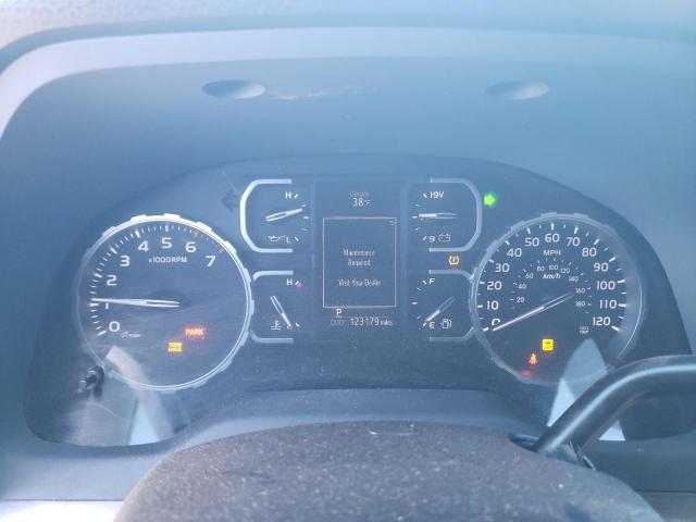 5TFUY5F11JX692849 - 2018 TOYOTA TUNDRA DOUBLE CAB SR/SR5 SILVER photo 9