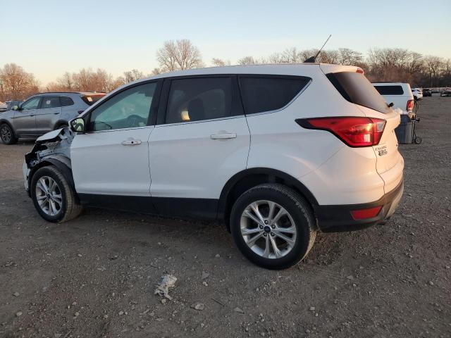 1FMCU0GD3KUB51125 - 2019 FORD ESCAPE SE WHITE photo 2