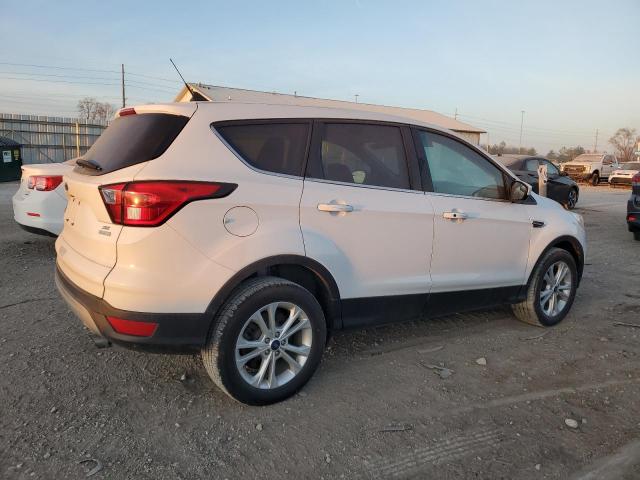 1FMCU0GD3KUB51125 - 2019 FORD ESCAPE SE WHITE photo 3