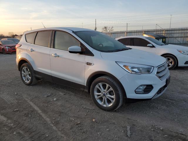 1FMCU0GD3KUB51125 - 2019 FORD ESCAPE SE WHITE photo 4