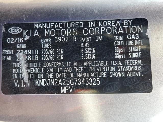 KNDJN2A25G7343325 - 2016 KIA SOUL GRAY photo 12