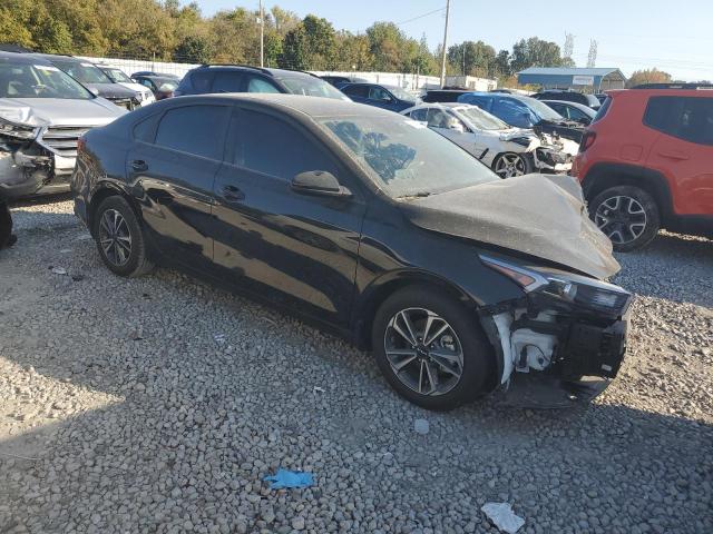 3KPF24AD9RE778833 - 2024 KIA FORTE LX BLACK photo 4