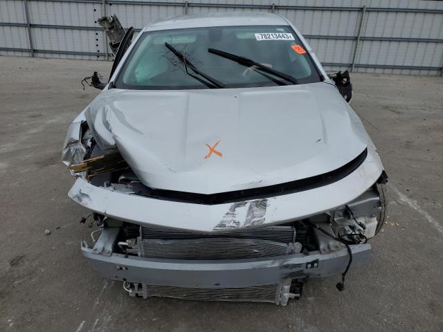 1G1105SA6JU105393 - 2018 CHEVROLET IMPALA LT SILVER photo 5