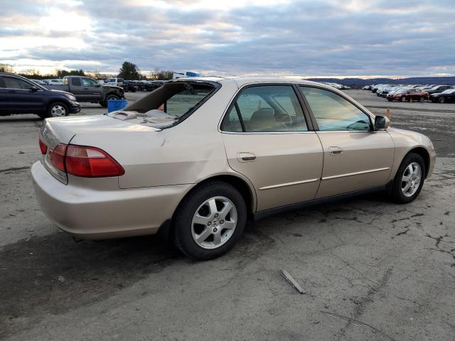 1HGCG6691YA115165 - 2000 HONDA ACCORD SE GOLD photo 3