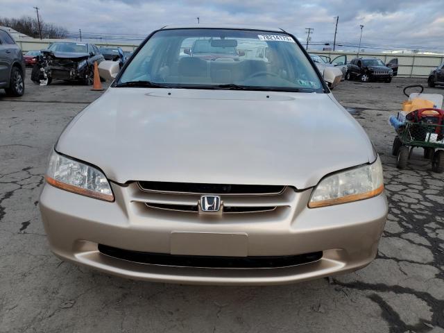 1HGCG6691YA115165 - 2000 HONDA ACCORD SE GOLD photo 5