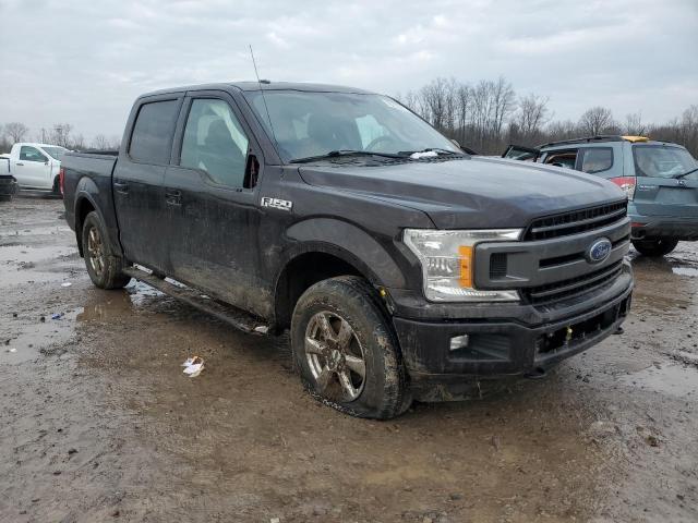 1FTEW1EP4JFE08757 - 2018 FORD F150 SUPERCREW BLACK photo 4