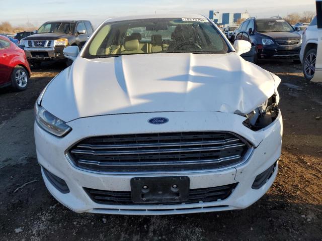 1FA6P0H72E5381342 - 2014 FORD FUSION SE WHITE photo 5