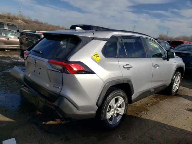 JTMMWRFV1KD041739 - 2019 TOYOTA RAV4 LE SILVER photo 3