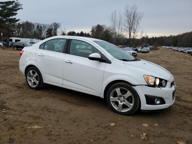 1G1JE5SB7F4146066 - 2015 CHEVROLET SONIC LTZ WHITE photo 4