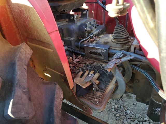 000032506B12 - 2000 MAHINDRA AND MAHINDRA TRACTOR RED photo 6