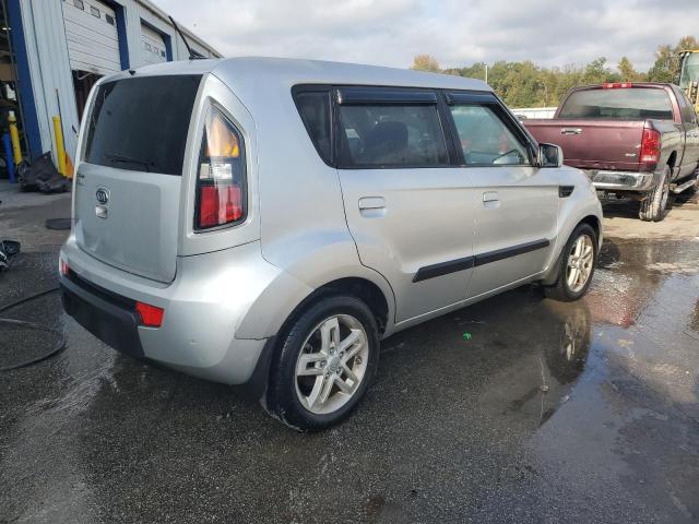 KNDJT2A26A7131028 - 2010 KIA SOUL + SILVER photo 3