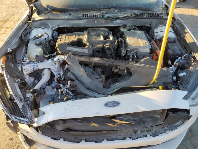 3FA6P0RU5JR164797 - 2018 FORD FUSION TITANIUM/PLATINUM HEV WHITE photo 11