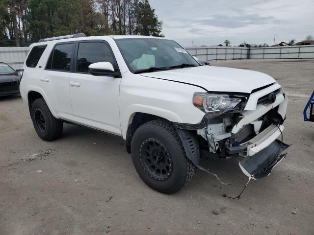 JTEMU5JR9M5892558 - 2021 TOYOTA 4RUNNER SR5/SR5 PREMIUM თეთრი ფოტო 4