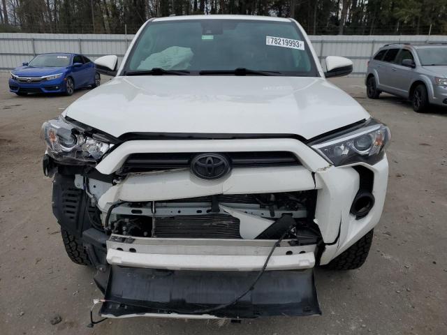 JTEMU5JR9M5892558 - 2021 TOYOTA 4RUNNER SR5/SR5 PREMIUM თეთრი ფოტო 5
