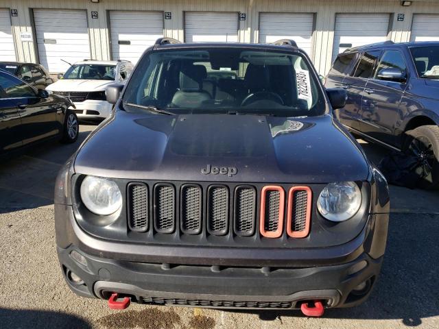 ZACCJBCB0JPJ13829 - 2018 JEEP RENEGADE TRAILHAWK GRAY photo 5