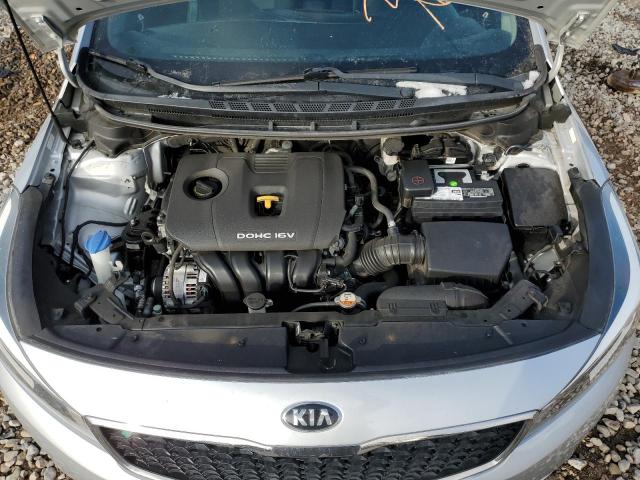 3KPFK4A70JE265615 - 2018 KIA FORTE LX SILVER photo 11