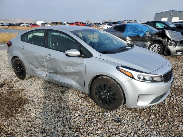 3KPFK4A70JE265615 - 2018 KIA FORTE LX SILVER photo 4