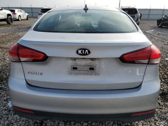 3KPFK4A70JE265615 - 2018 KIA FORTE LX SILVER photo 6