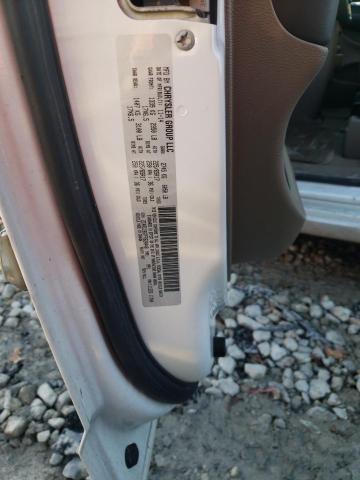 2C4RC1BG7FR620440 - 2015 CHRYSLER TOWN & COU TOURING WHITE photo 13