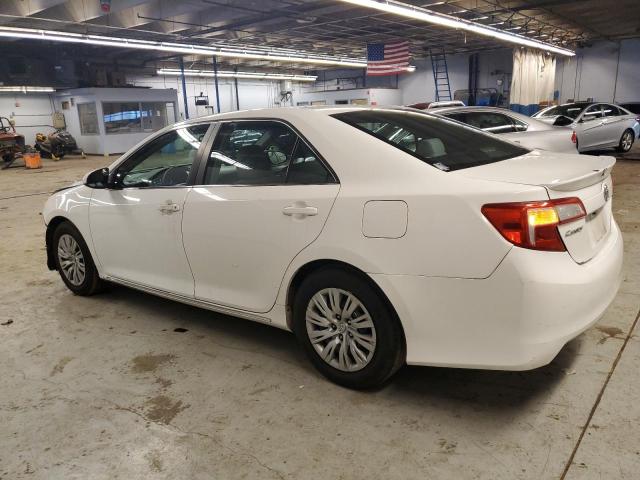 4T4BF1FK5ER417539 - 2014 TOYOTA CAMRY L WHITE photo 2