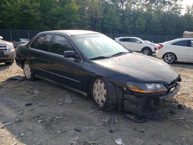 1HGCG5644WA265511 - 1998 HONDA ACCORD LX BLACK photo 4