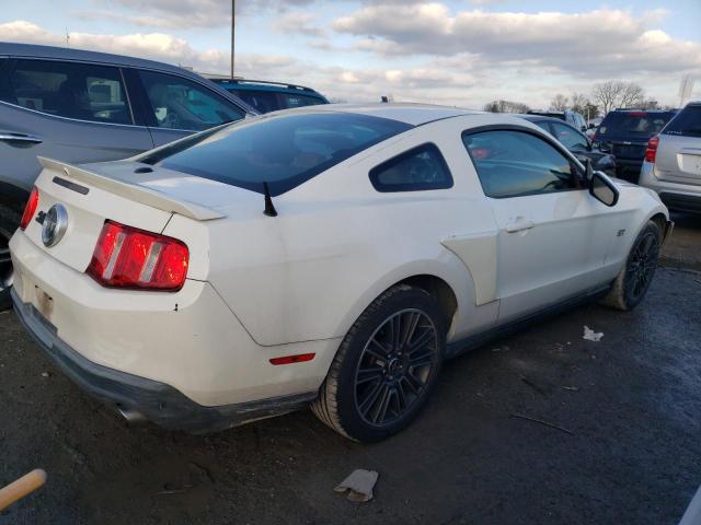 1ZVBP8CH3A5165420 - 2010 FORD MUSTANG GT WHITE photo 3