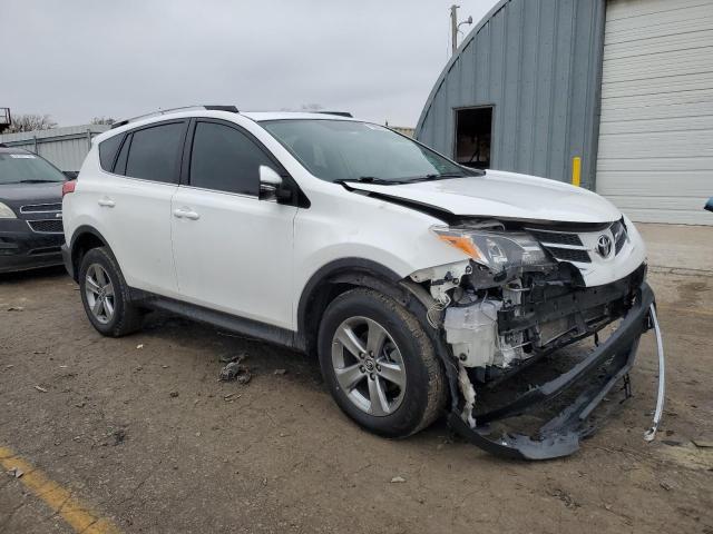 2T3WFREVXFW153636 - 2015 TOYOTA RAV4 XLE WHITE photo 4