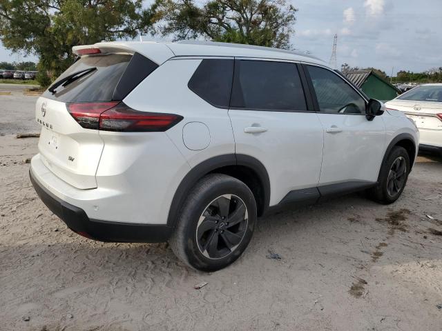 5N1BT3BA8RC672550 - 2024 NISSAN ROGUE SV WHITE photo 3