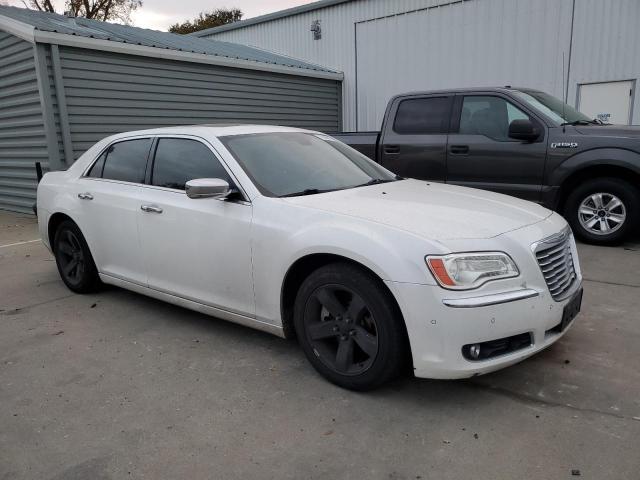 2C3CCAET2CH258876 - 2012 CHRYSLER 300C WHITE photo 4