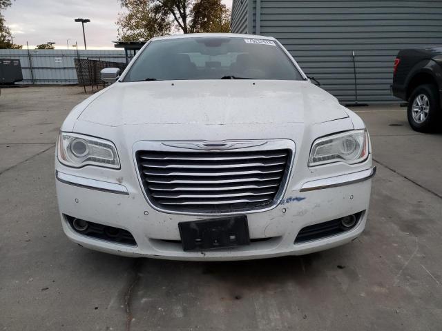 2C3CCAET2CH258876 - 2012 CHRYSLER 300C WHITE photo 5