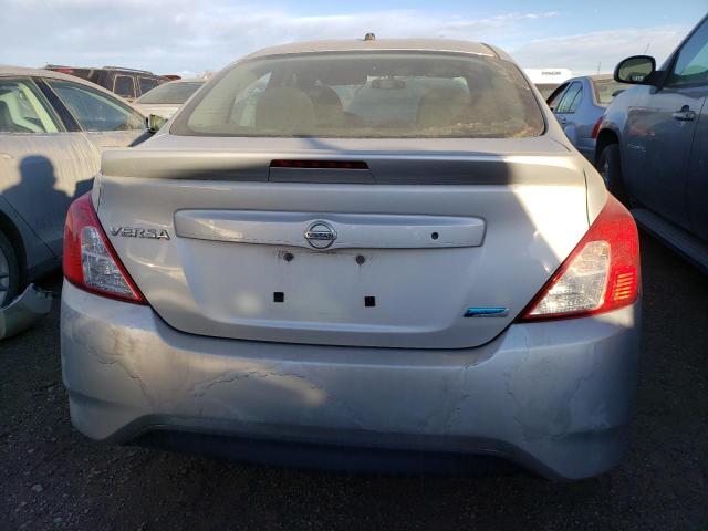 3N1CN7AP0FL939084 - 2015 NISSAN VERSA S SILVER photo 6