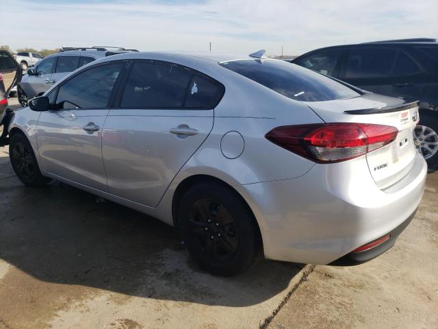 3KPFK4A72HE136026 - 2017 KIA FORTE LX SILVER photo 2