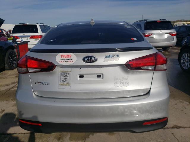 3KPFK4A72HE136026 - 2017 KIA FORTE LX SILVER photo 6