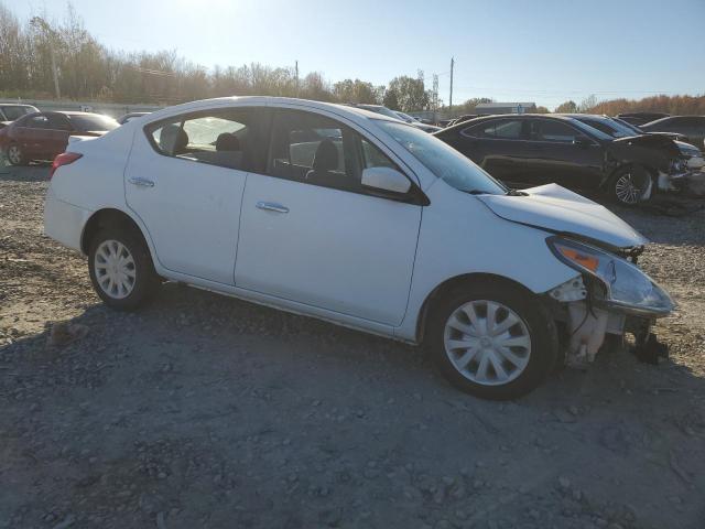 3N1CN7AP1JL879065 - 2018 NISSAN VERSA S WHITE photo 4