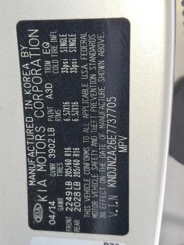 KNDJN2A26E7737705 - 2014 KIA SOUL SILVER photo 13