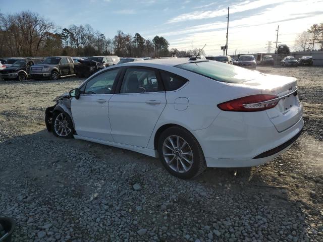 3FA6P0H71HR410489 - 2017 FORD FUSION SE WHITE photo 2