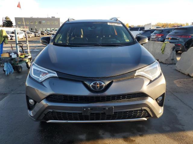 2T3JFREV2JW845599 - 2018 TOYOTA RAV4 SE GRAY photo 5