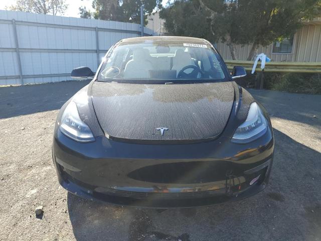 5YJ3E1EB6JF078641 - 2018 TESLA MODEL 3 Qara foto 5