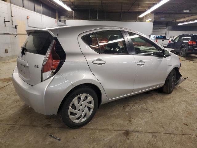 JTDKDTB38F1111470 - 2015 TOYOTA PRIUS C SILVER photo 3