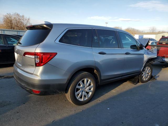 5FNYF6H19LB032923 - 2020 HONDA PILOT LX SILVER photo 3